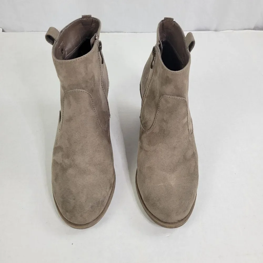 Chelsea Moreland Ankle Booties Taupe Side Zip Chunky‎ Heel Boots Casual